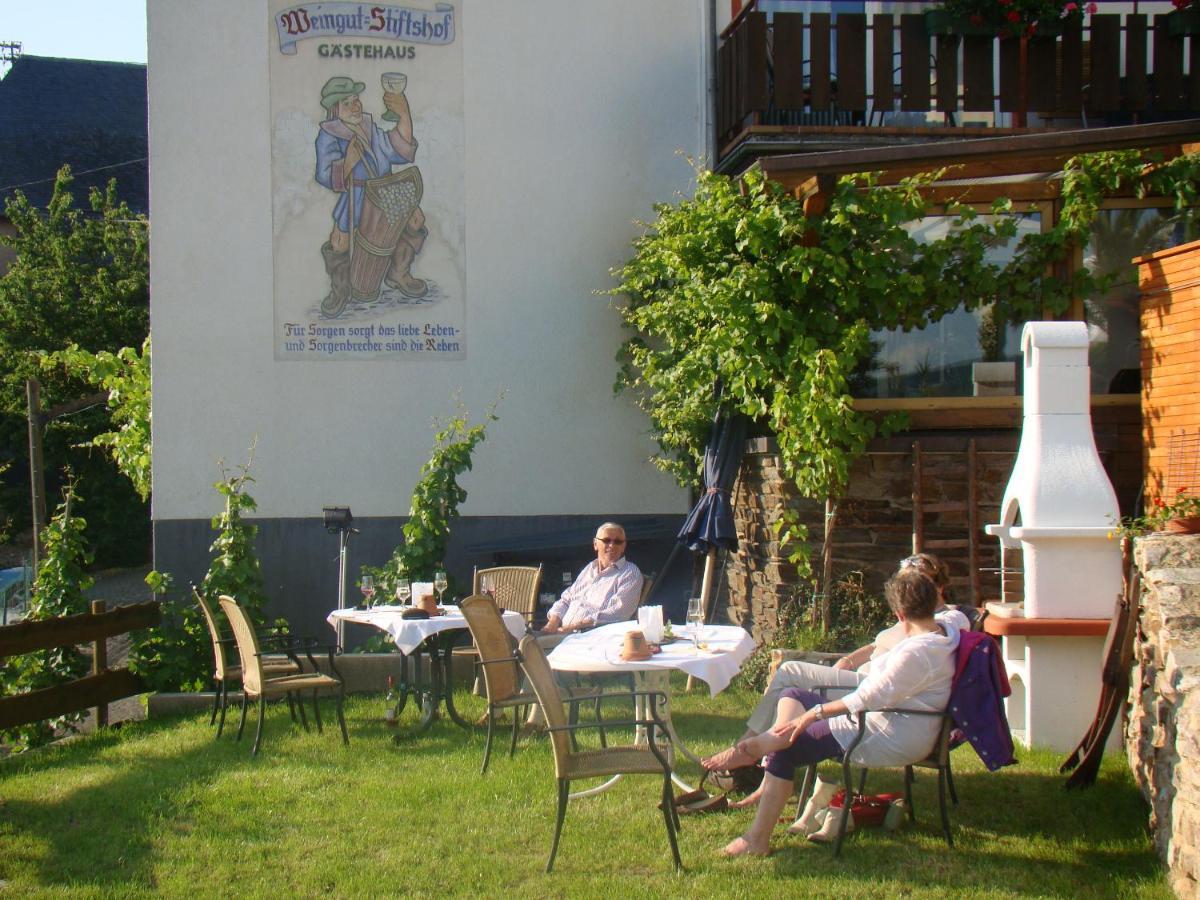 Weingut Stiftshof Hotel Енкирх Екстериор снимка