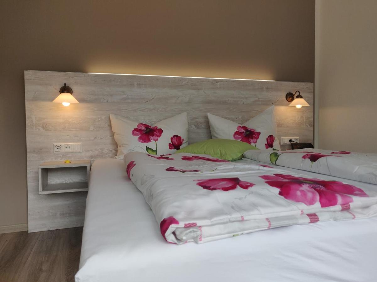 Weingut Stiftshof Hotel Енкирх Екстериор снимка