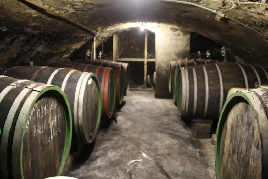Weingut Stiftshof Hotel Енкирх Екстериор снимка