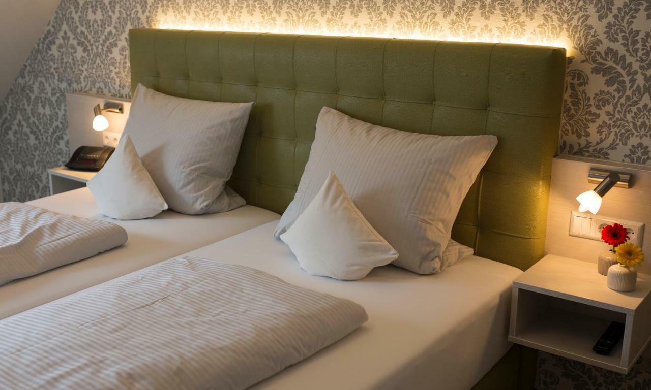 Weingut Stiftshof Hotel Енкирх Екстериор снимка